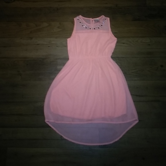 A pink dress - Picture 1 of 1